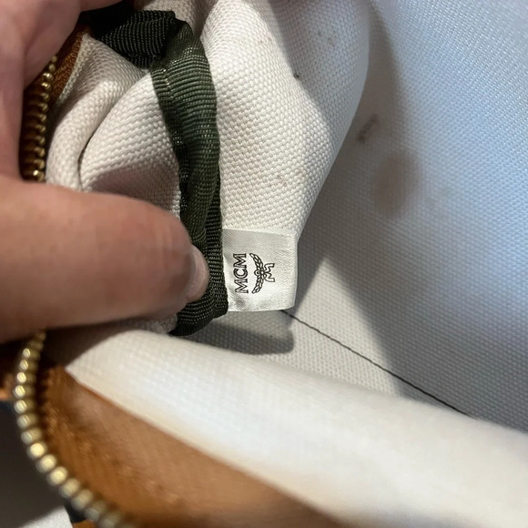 MCM COGNAC VISETOS POUCH - Picture 8 of 9